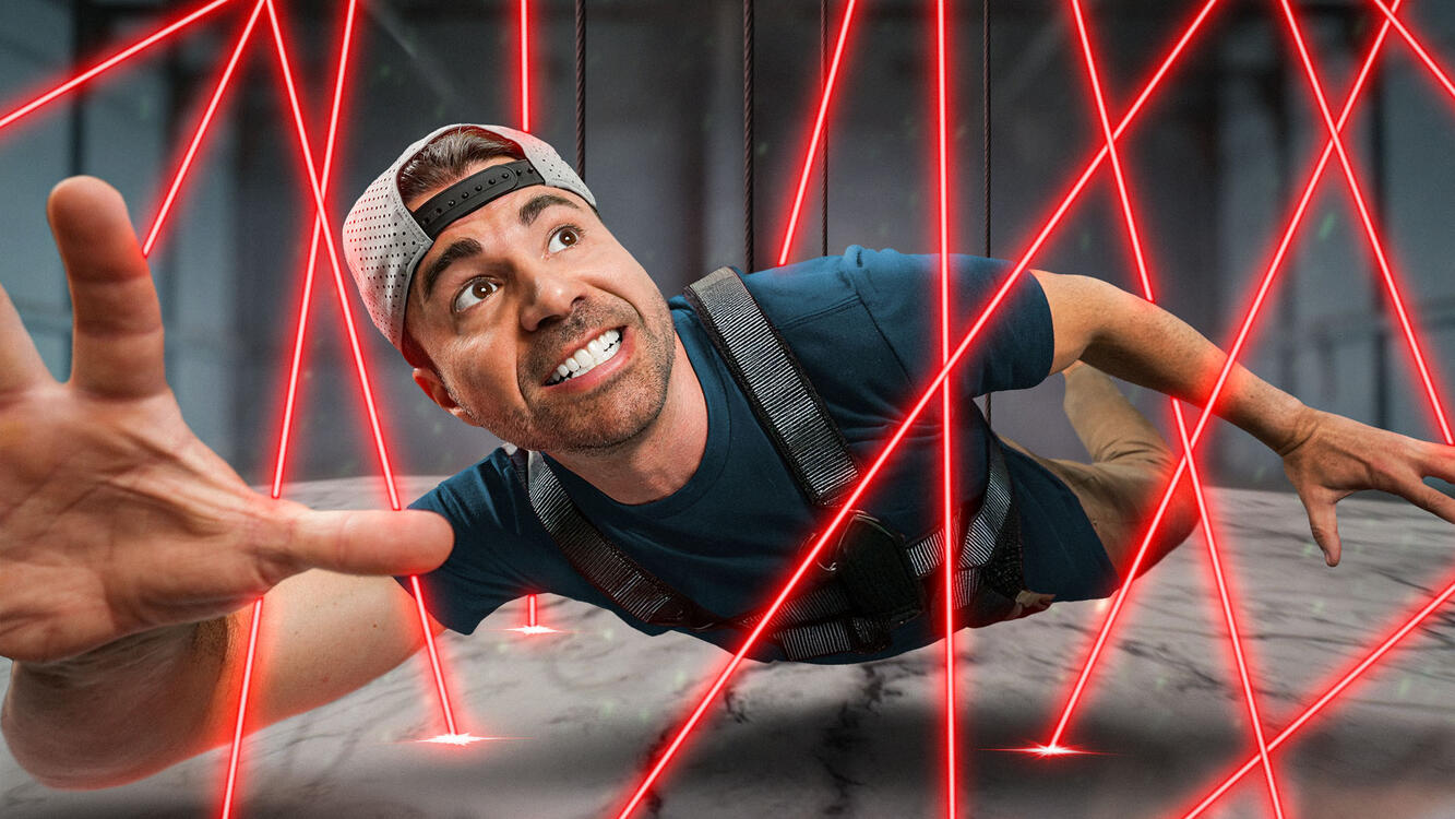 I Built the World's LARGEST Gaming Setup! I Built the World's LARGEST Gaming Setup!